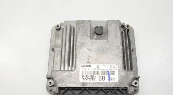 Toyota Auris 150 Engine control unit/module 8966102S80