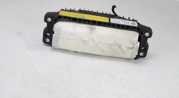 Audi Q3 8U Passenger airbag 8U0880204D 671TPA009RFLDT 90019BAMPT11606
