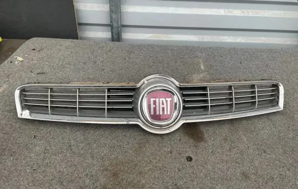 Fiat Sedici Front grill