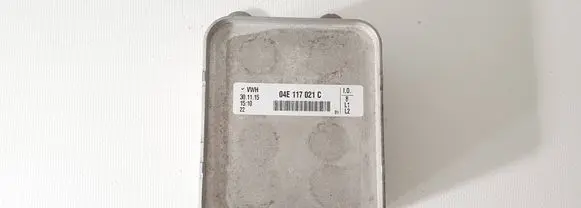 Volkswagen Golf VII Engine oil radiator 04E117021C