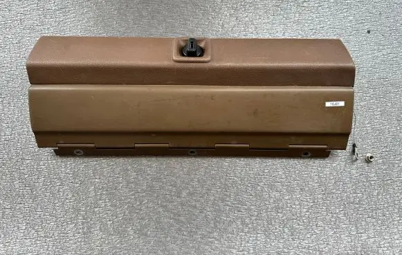 Nissan Patrol 160 Glove box lid/cover 68510C6070