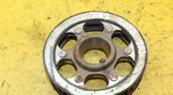 Toyota Avensis T220 Camshaft pulley/ VANOS 