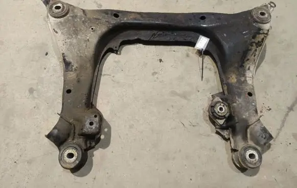 Volkswagen PASSAT B5.5 Front subframe