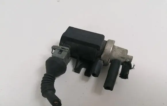 Volkswagen Sharan Turbo solenoid valve 8D0906627B