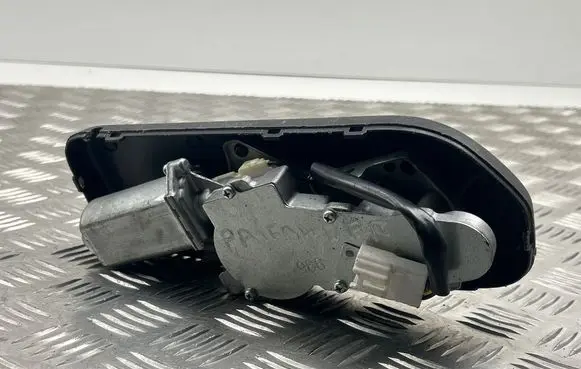 Nissan Pathfinder R51 Rear window wiper motor 