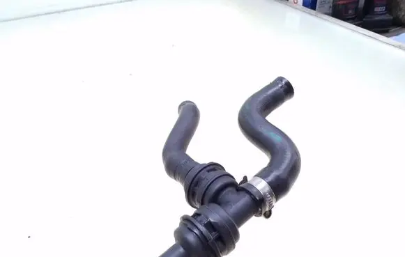 BMW 5 E39 Engine coolant pipe/hose 85622B 64218379993 8379993