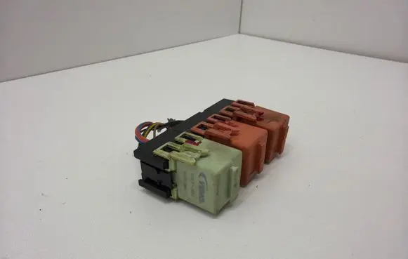 BMW 5 E60 E61 Other relay V20710003 987092682