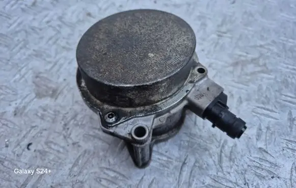 Vacuum pump