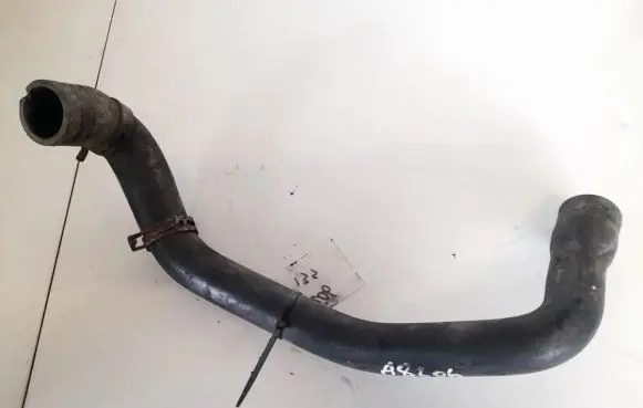 Volkswagen Touareg I Engine coolant pipe/hose