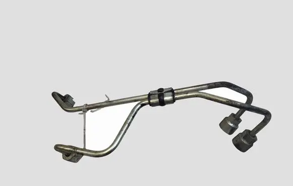 Volvo V40 Fuel injector supply line/pipe