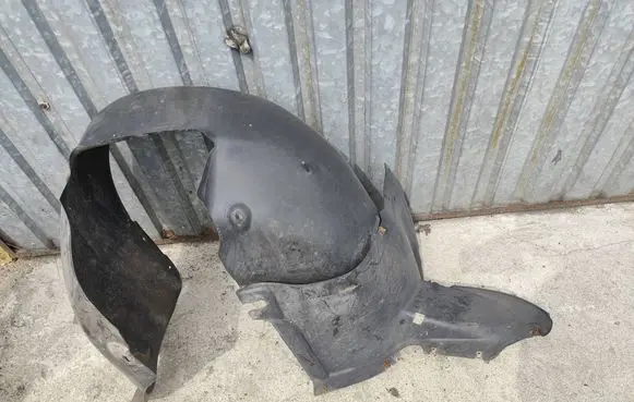 Volkswagen Golf VI Front wheel arch liner splash guards 5K0805911