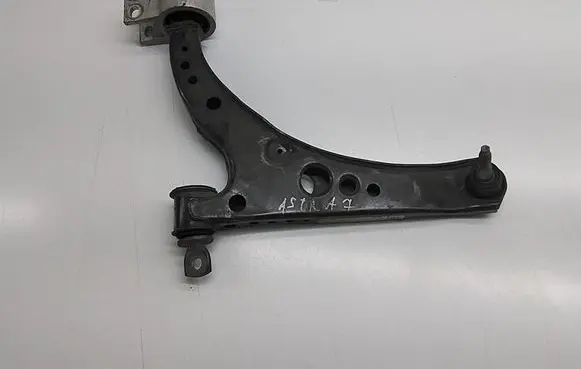 Opel Astra K Front lower control arm/wishbone 39089344