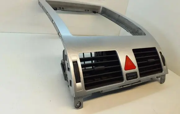 Volkswagen Touran I Dash center air vent grill 1T1819728B