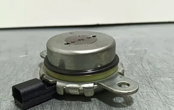 Subaru Forester SK Camshaft vanos timing valve 18339025225