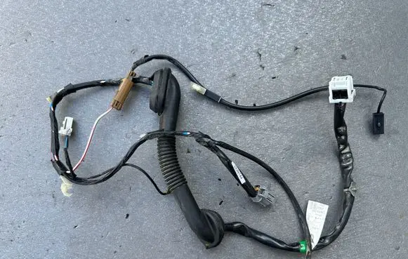 Nissan Patrol Y61 Tailgate/trunk wiring harness 24051VB015