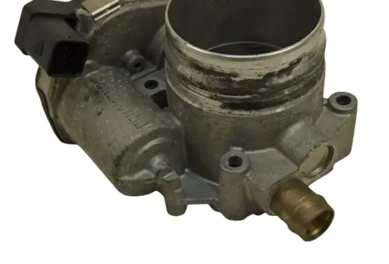 BMW 4 F32 F33 Throttle body valve 7588625