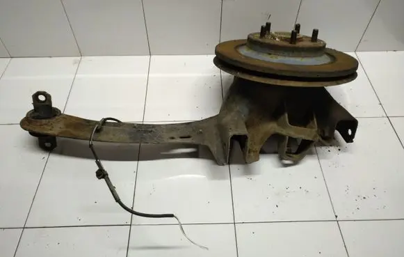 Mazda 5 Rear wheel hub