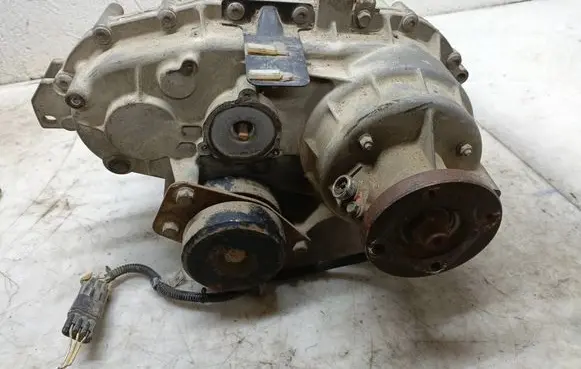 KIA Sorento Gearbox transfer box case 473003C110 5699870 5680308