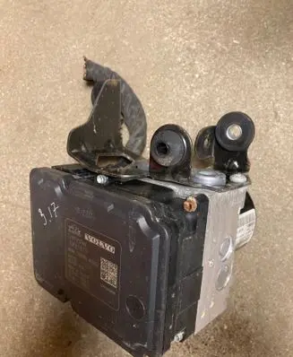 Volvo XC60 ABS Pump 30681619 10092604053 000404972C1