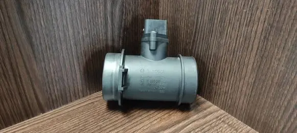 Mercedes-Benz Vito Viano W638 Mass air flow meter 0000940948 0280217114