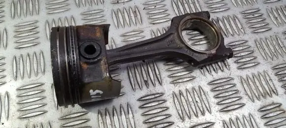 Opel Tigra A Piston with connecting rod