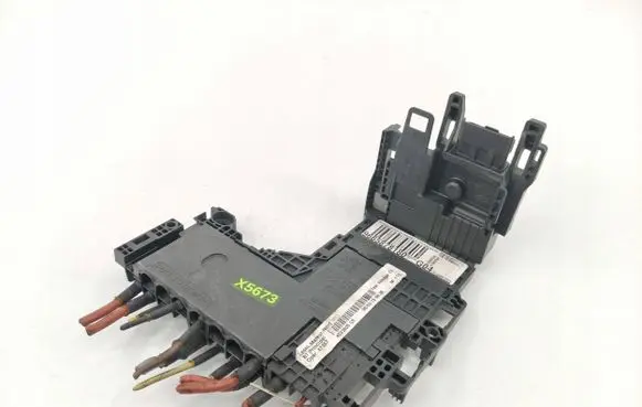 Citroen C4 II Fuse module 9665878180