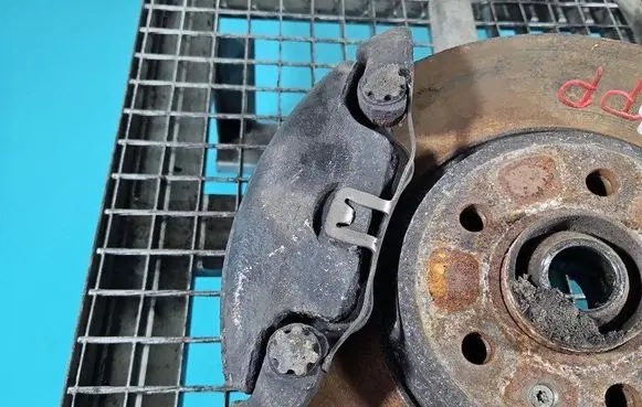 Front brake caliper