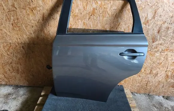Mitsubishi Outlander Rear door 