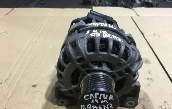 Renault Captur Generator/alternator 231008593R