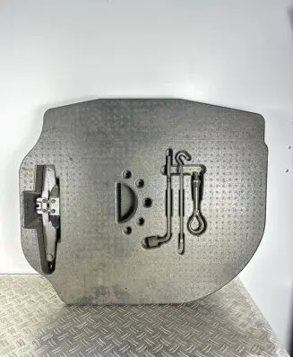 Nissan Primera Tool set 84975AV760