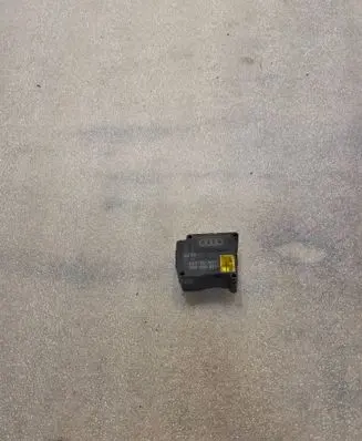 Audi A8 S8 D2 4D Air flap motor/actuator 0637005001 4D0820511A