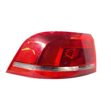 Volkswagen PASSAT B7 Rear/tail lights 3AF945095E