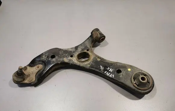 Toyota Verso Front lower control arm/wishbone