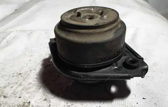 Mercedes-Benz ML W164 Engine mount bracket A2512402917