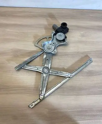 Toyota C-HR I Front door window regulator motor 85720F4010 260608 S60608