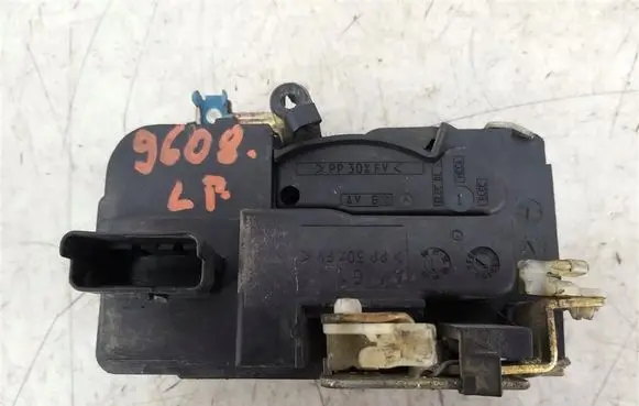 Citroen Berlingo Front door lock 