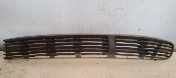 Volkswagen PASSAT B5 Front bumper lower grill 3B0853677B