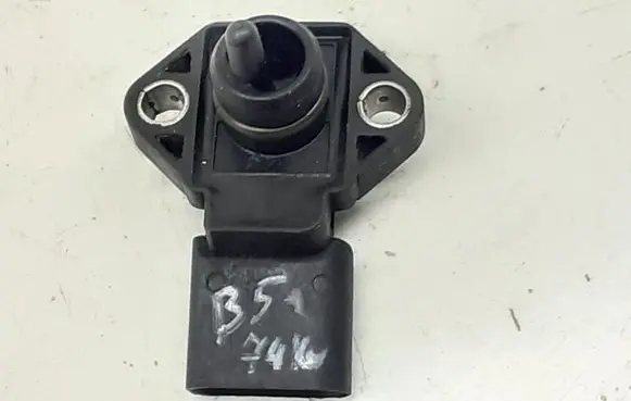 Volkswagen PASSAT B5.5 Air pressure sensor 038906051