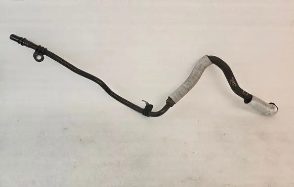 Engine coolant pipe/hose