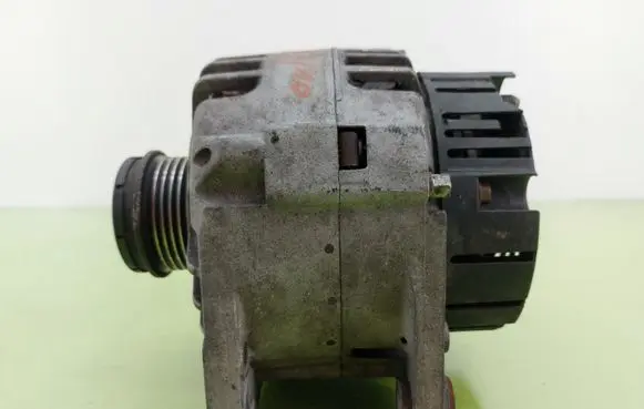Volkswagen PASSAT B5.5 Generator/alternator 