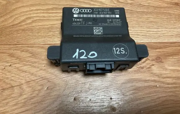 Volkswagen PASSAT B6 Gateway control module 3C0907530E 3C0907951
