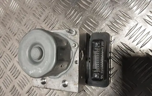 Nissan X-Trail T32 ABS Pump 2265106452