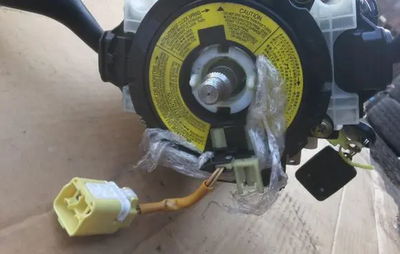 Ford Maverick Steering wheel airbag