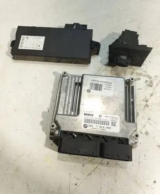 BMW 3 E90 E91 Engine ECU kit and lock set 7810000 030117081 0281015075