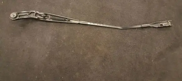 Audi A4 S4 B8 8K Front wiper blade arm 8K2955408
