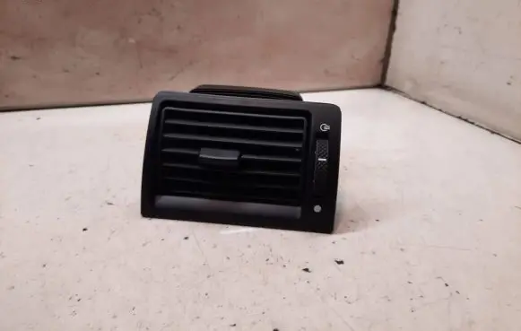 Ford Mondeo Mk III Dashboard side air vent grill/cover trim D1B1A
