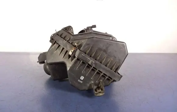 Honda CR-V Air filter box 