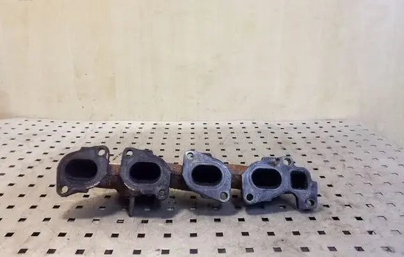 Opel Zafira C Exhaust manifold 55565935