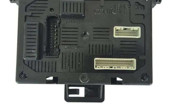 Renault Modus Fuse module 8200528486 281154579A 09103706