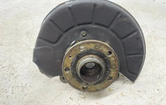 Volkswagen Tiguan Front wheel hub